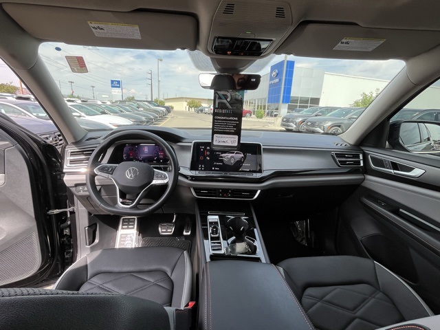 2025 Volkswagen Atlas Peak Edition SE photo 12