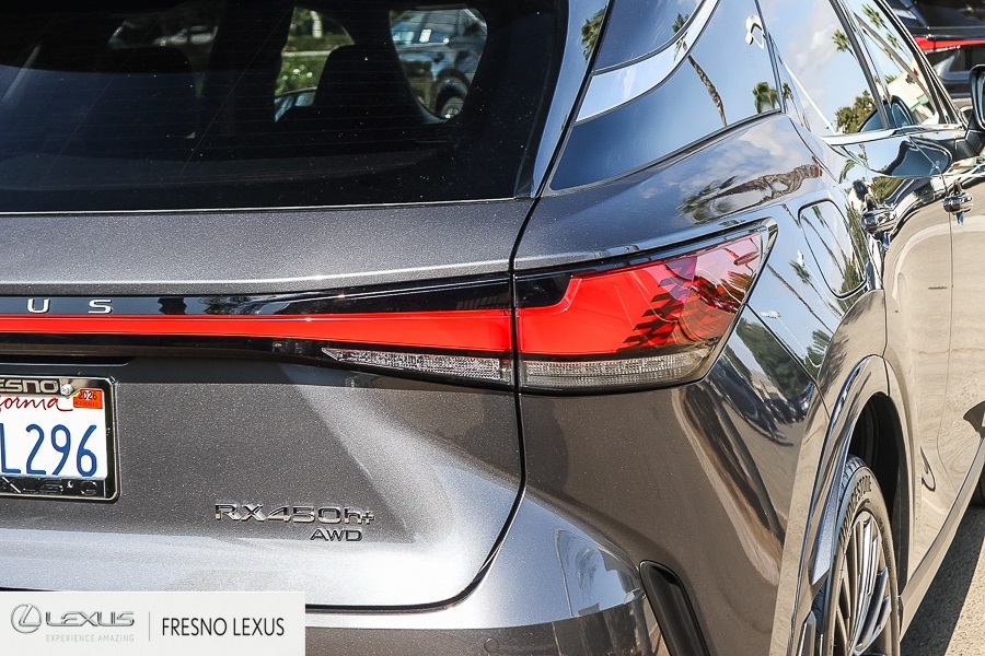2024 Lexus RX 450h+ Luxury photo 5