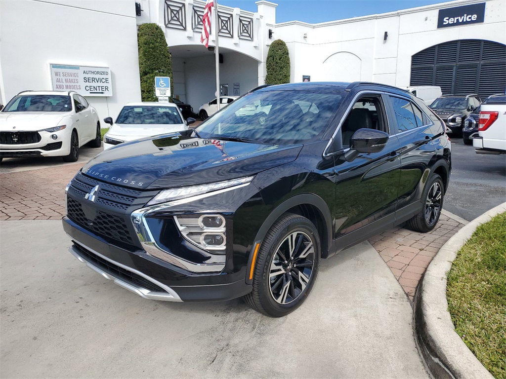 2025 Mitsubishi Eclipse Cross SE photo 3