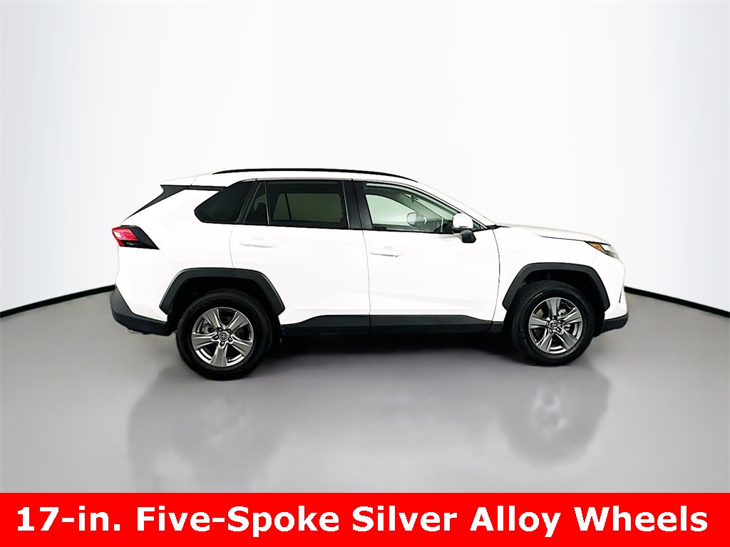 2024 Toyota RAV4 XLE photo 9