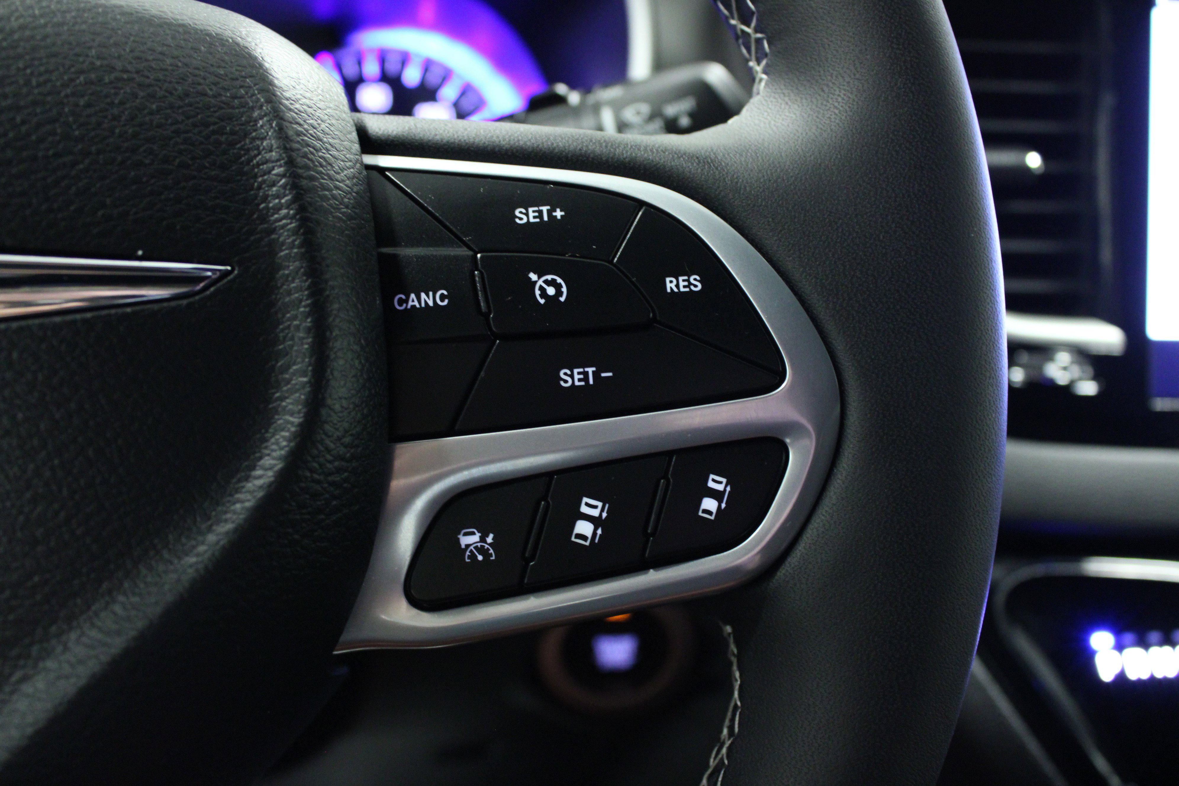 2025 Chrysler Pacifica photo 18
