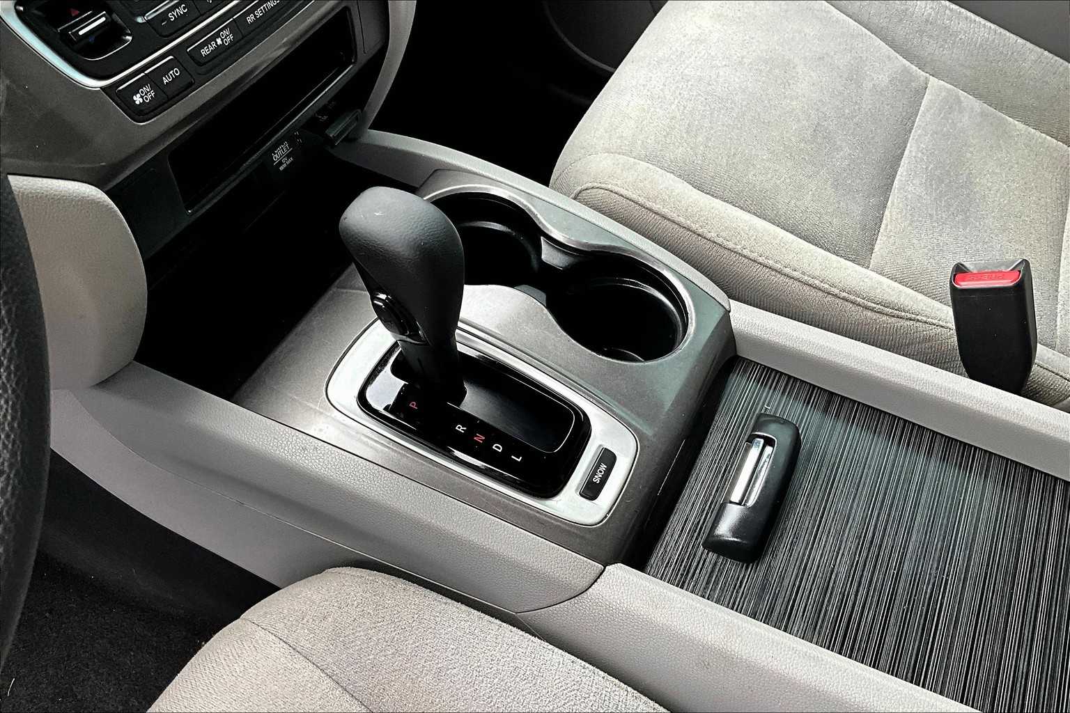 2017 Honda Pilot EX photo 15