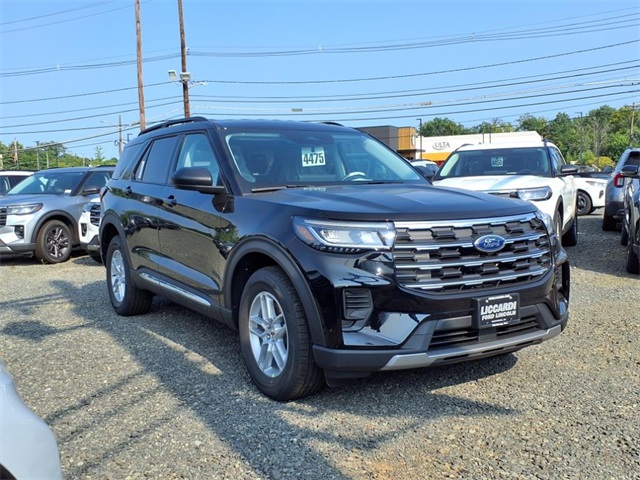 2025 Ford Explorer Active's photo