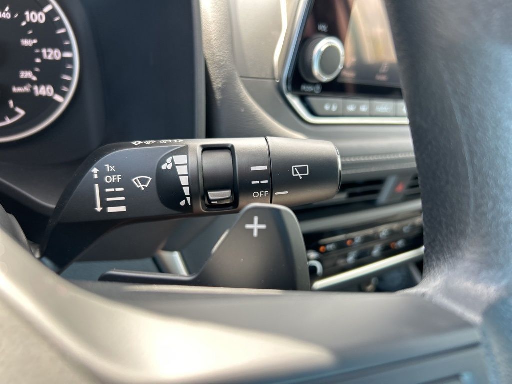 2025 Nissan Rogue S photo 24