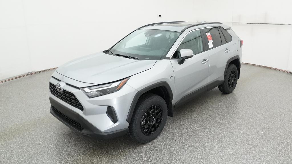 2025 Toyota RAV4 XLE's photo