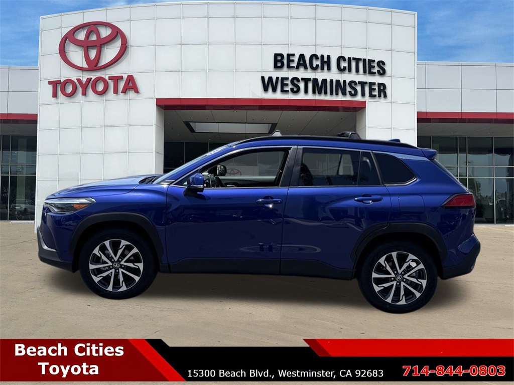 2023 Toyota Corolla Cross XLE photo 6