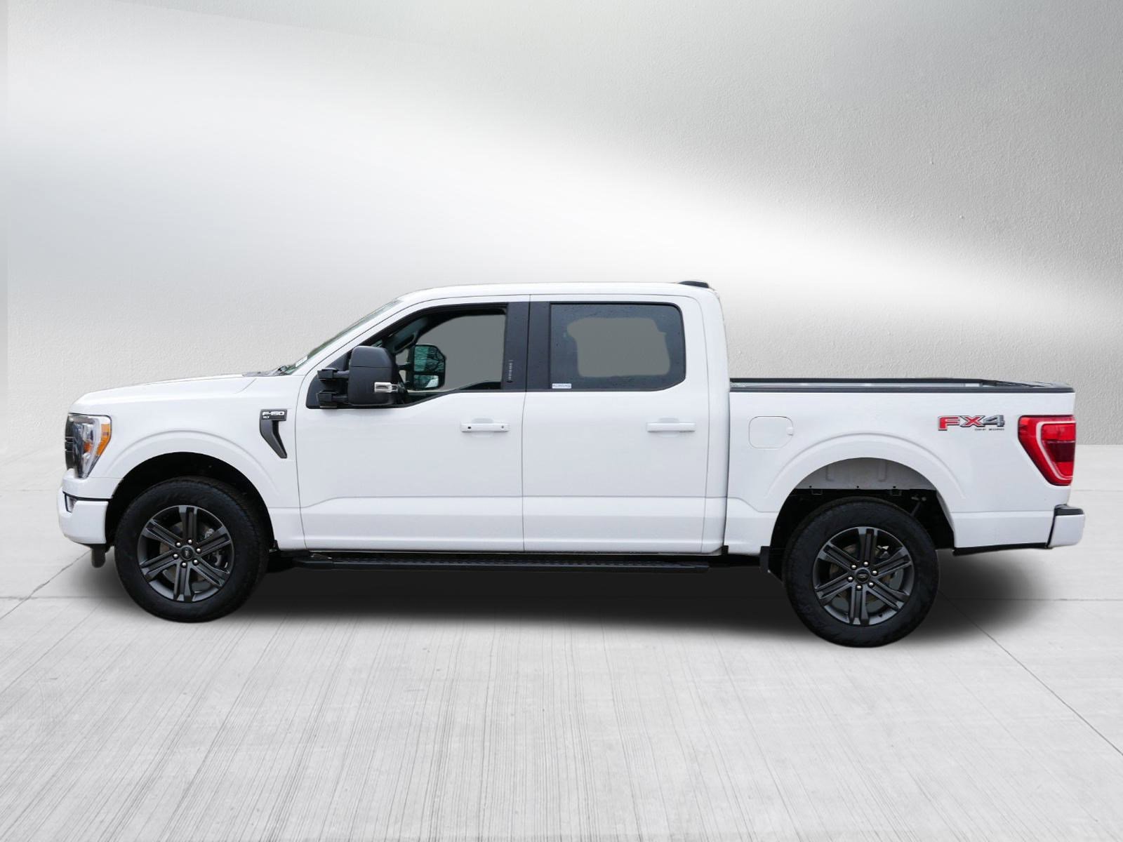 2023 Ford F-150 XLT photo 4