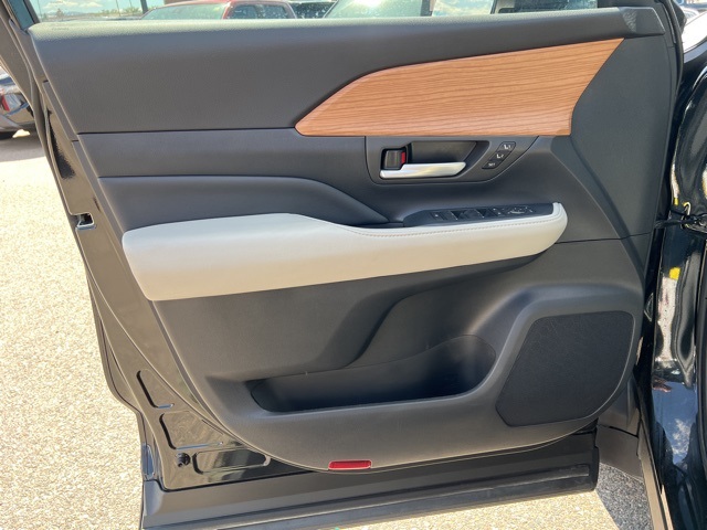 2024 Toyota Grand Highlander Platinum photo 35