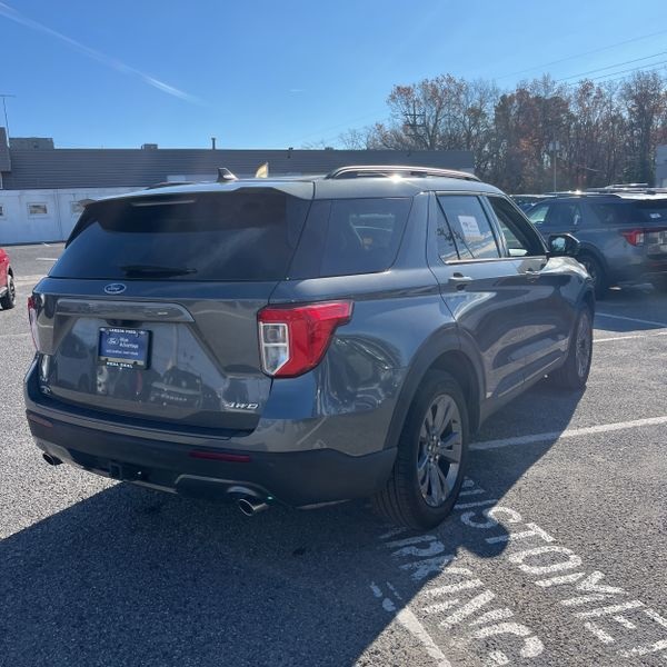 2023 Ford Explorer XLT photo 3