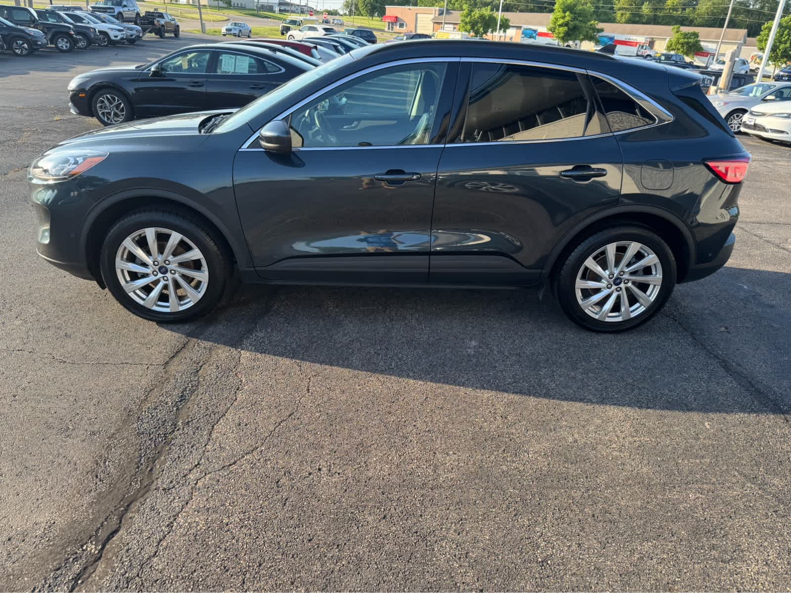 2022 Ford Escape Titanium photo 6