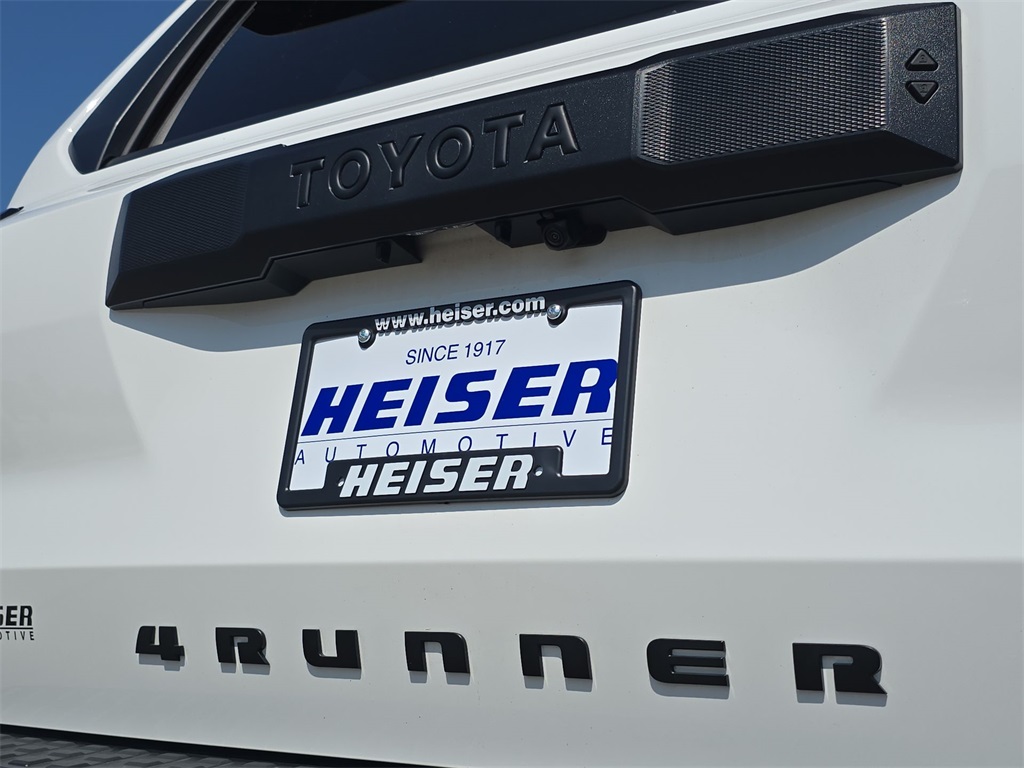 2025 Toyota 4Runner SR5 4WD photo 33
