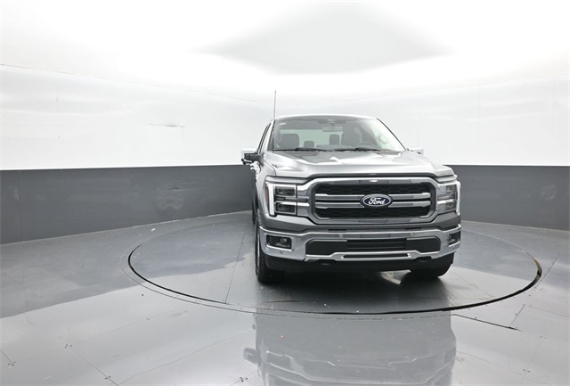 2025 Ford F-150 Lariat photo 2
