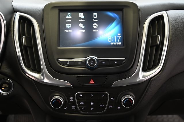 2018 Chevrolet Equinox LT photo 3