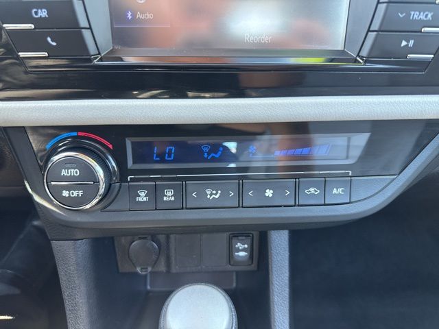 2016 Toyota Corolla L photo 19