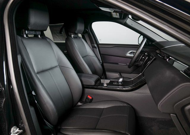 2026 Land Rover Range Rover Velar SE photo 3