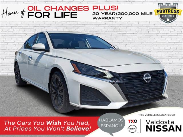 2025 Nissan Altima SV's photo