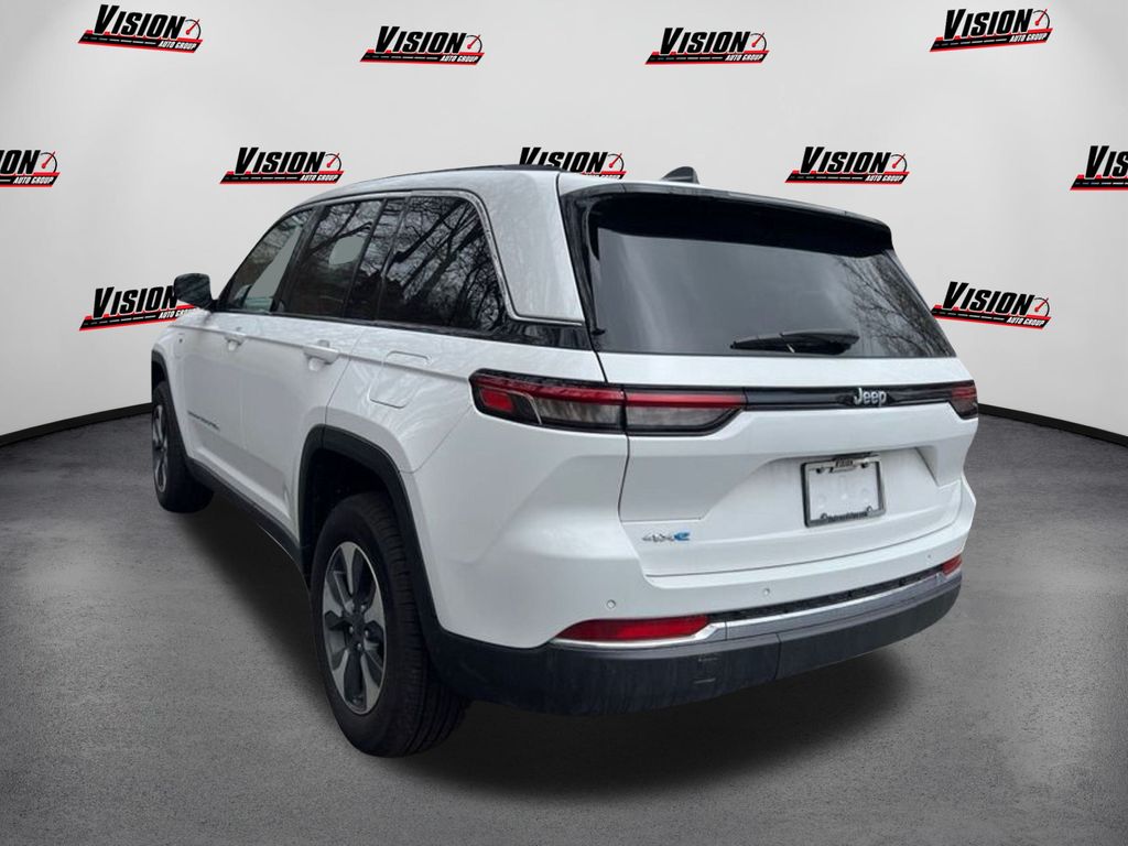 2024 Jeep Cherokee 4xe Base photo 7