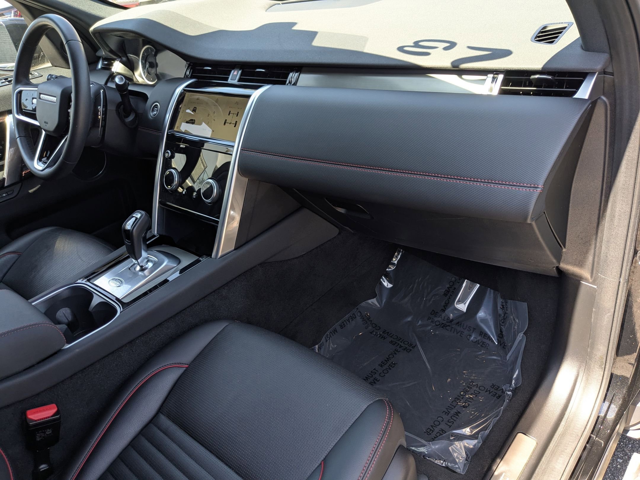 2023 Land Rover Discovery Sport SE R-Dynamic photo 18