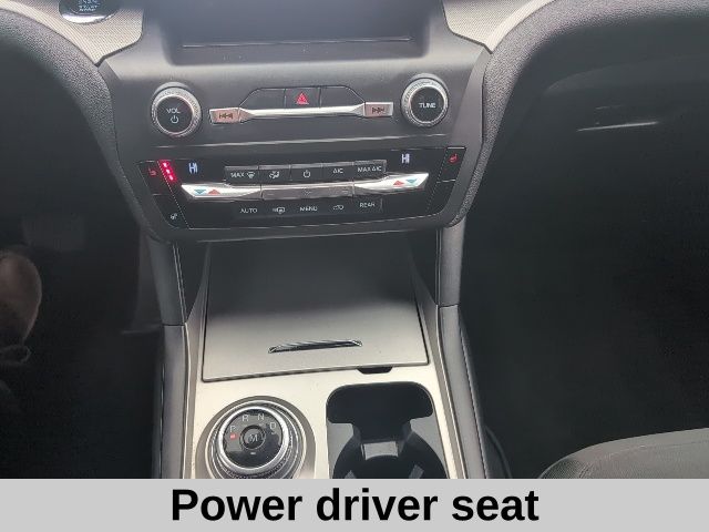 2020 Ford Explorer XLT photo 3