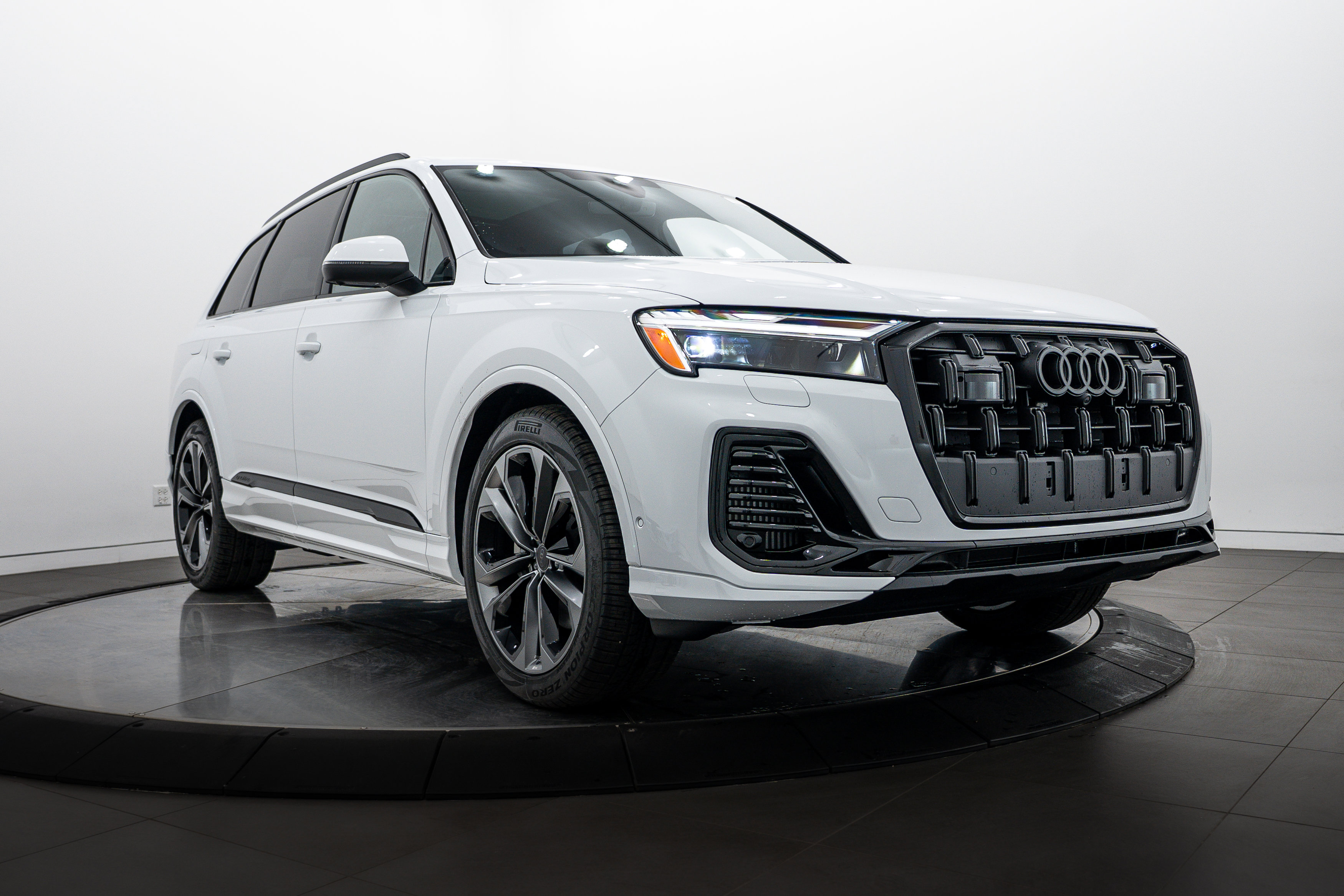 2026 Audi Q7 Premium Plus's photo