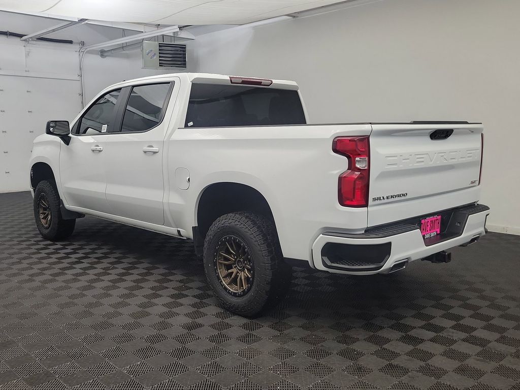 2023 Chevrolet Silverado 1500 RST photo 3