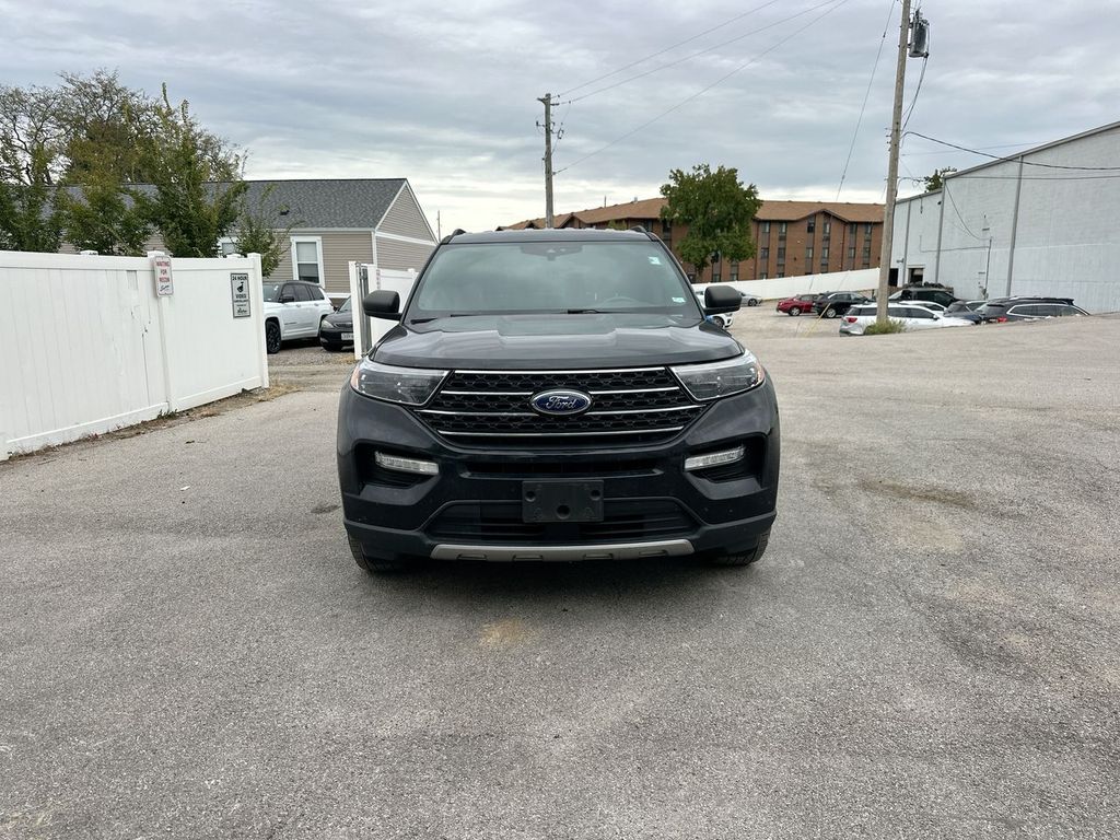 2020 Ford Explorer XLT photo 3