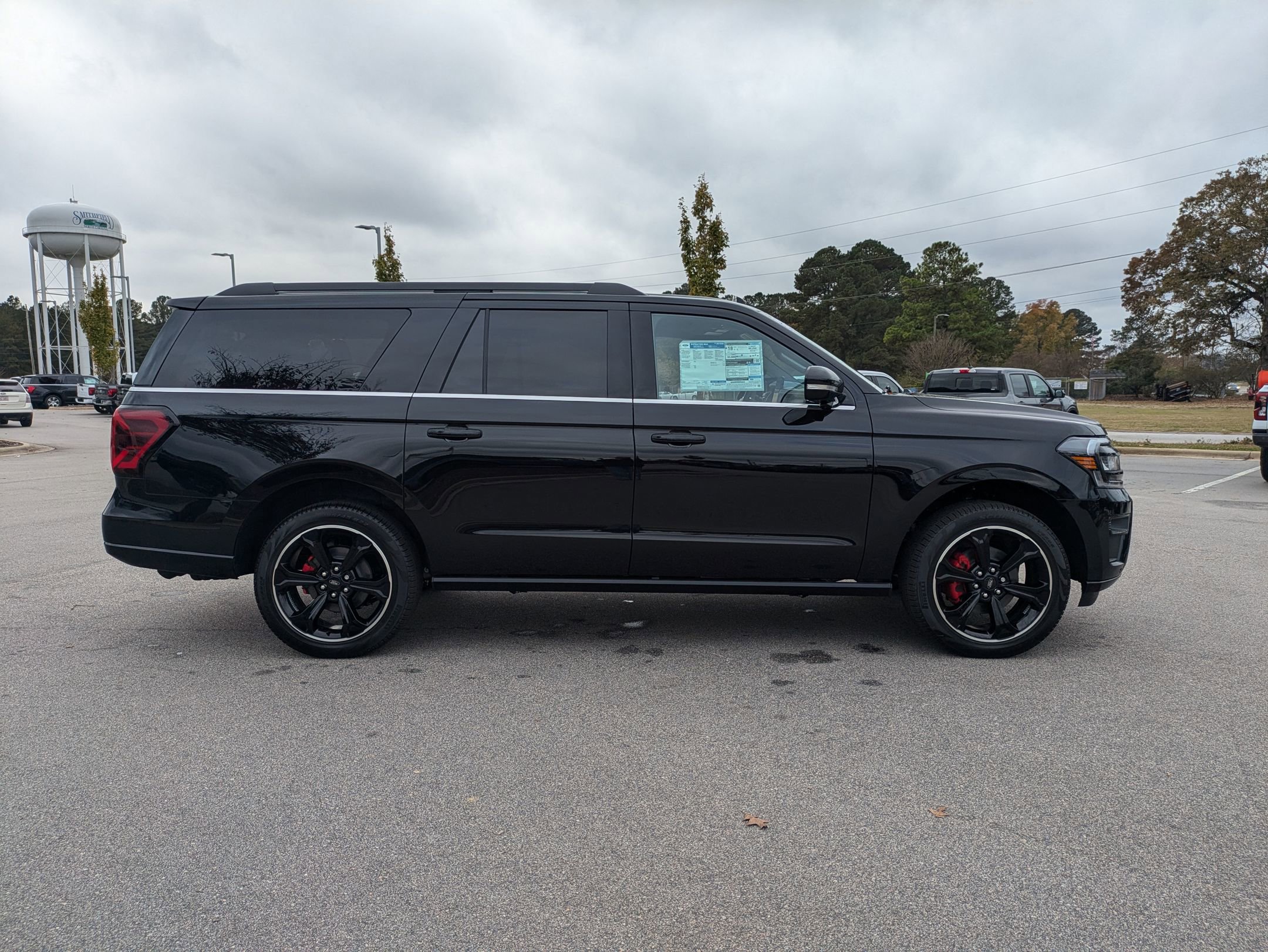 2024 Ford Expedition MAX Limited photo 4