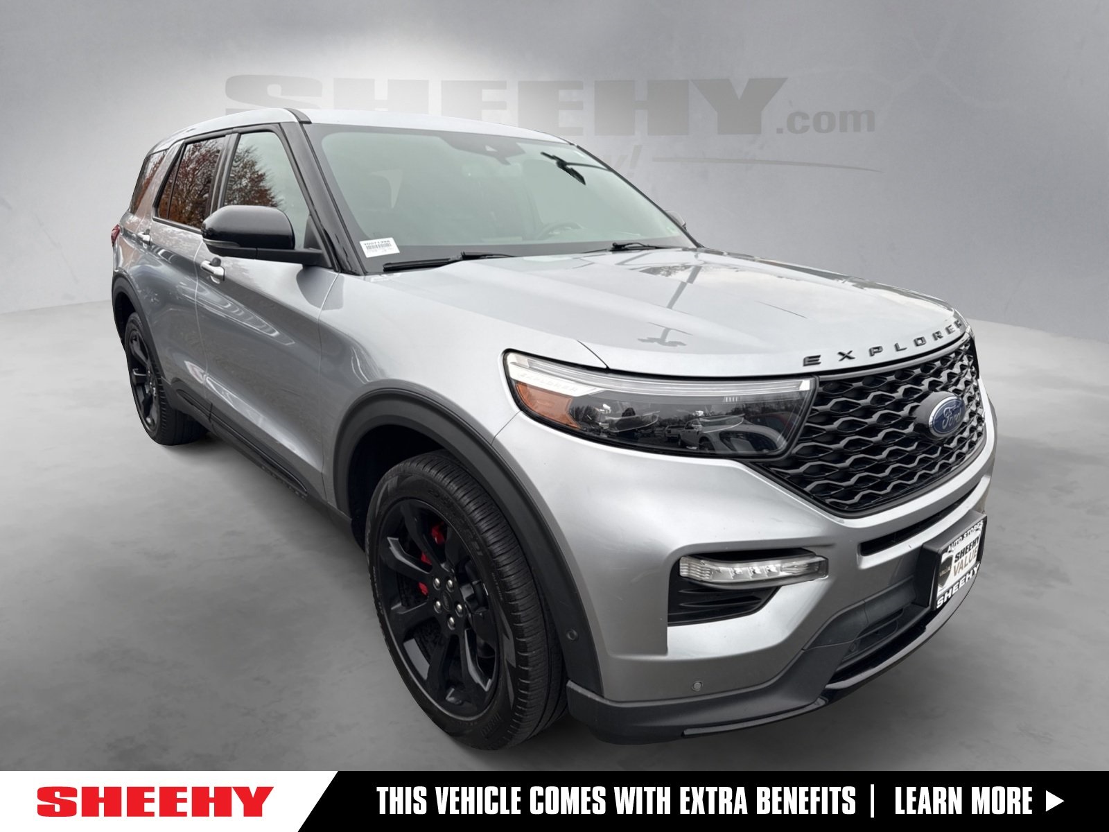 2022 Ford Explorer ST's photo