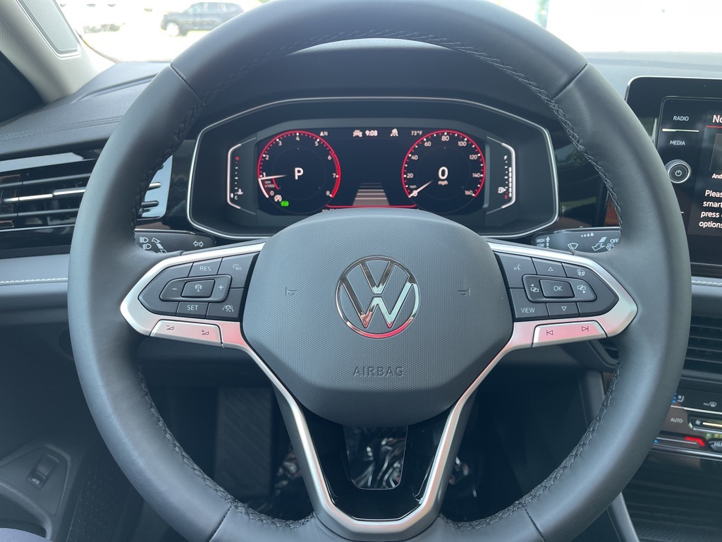 2025 Volkswagen Jetta 1.5T SEL photo 12