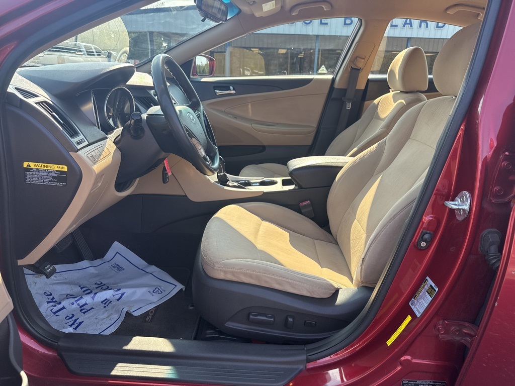 2012 Hyundai Sonata GLS photo 2