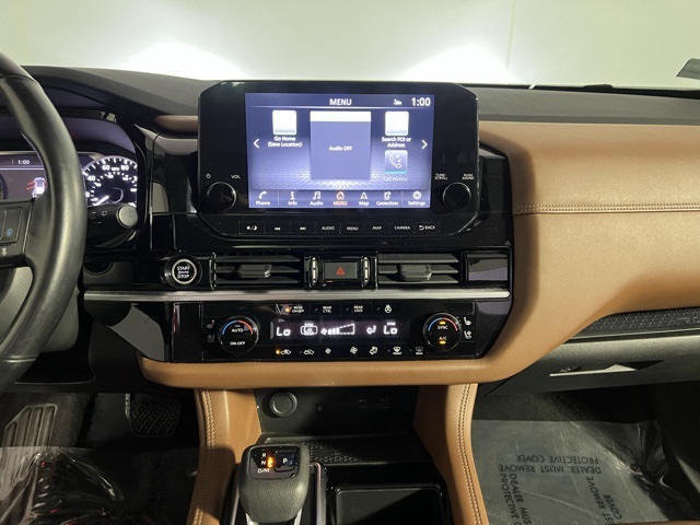 2022 Nissan Pathfinder Platinum photo 9