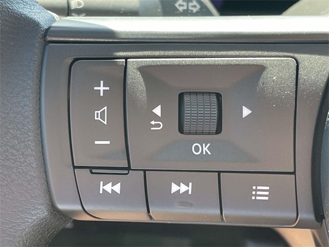 2025 Nissan Kicks SV photo 23