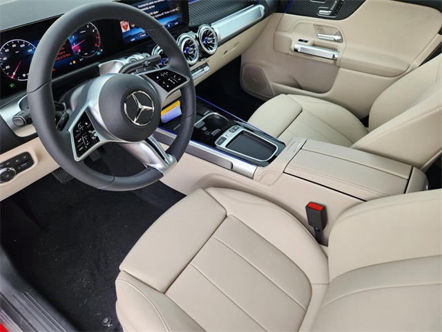 2026 Mercedes Benz GLB 250 4MATIC photo 8