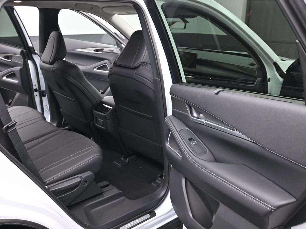 2026 Infiniti QX60 Luxe photo 9