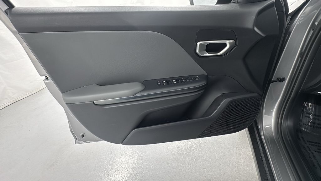 2025 Kia K4 LXS photo 16