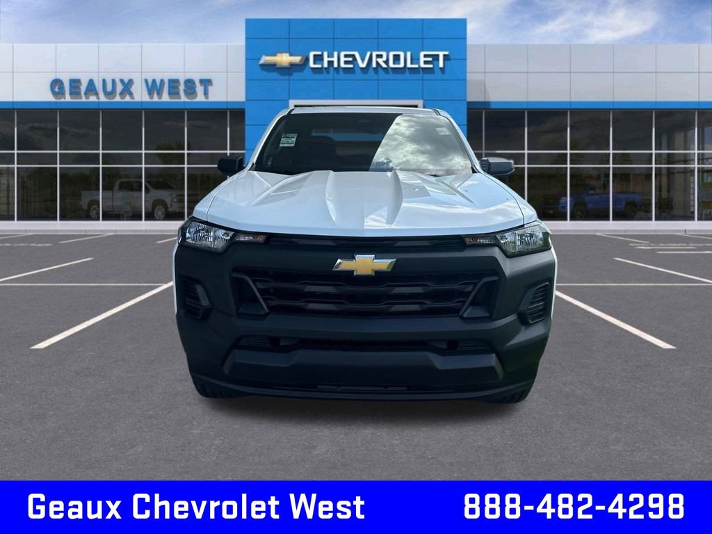 2025 Chevrolet Colorado LT photo 2