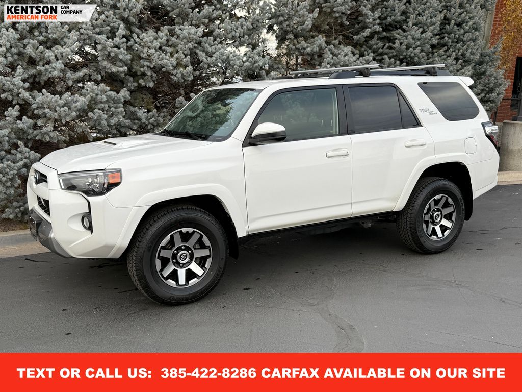 2020 Toyota 4Runner Off-Road's photo