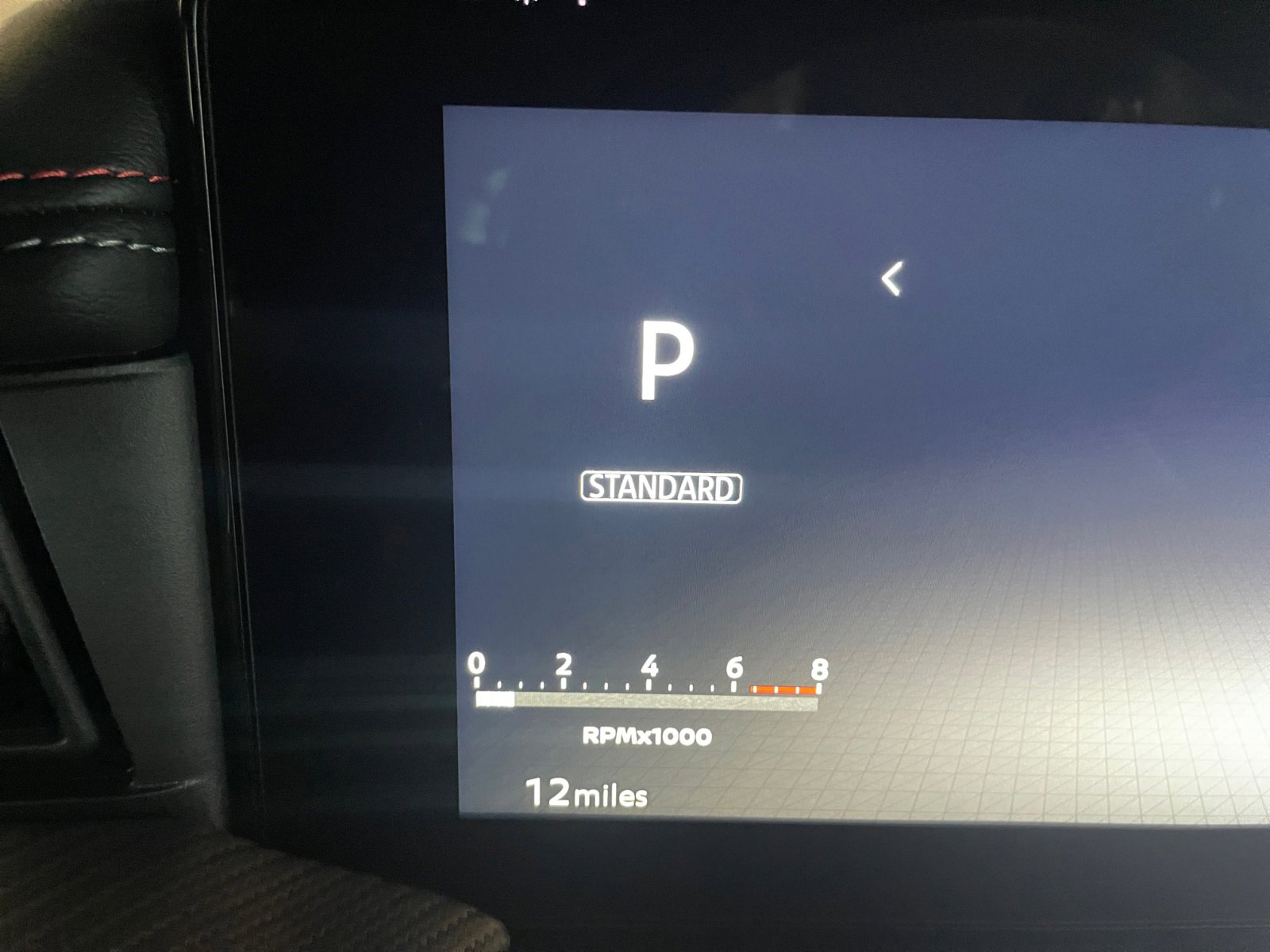 2025 Nissan Kicks SR photo 2