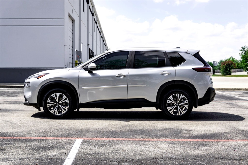 2023 Nissan Rogue SV photo 8