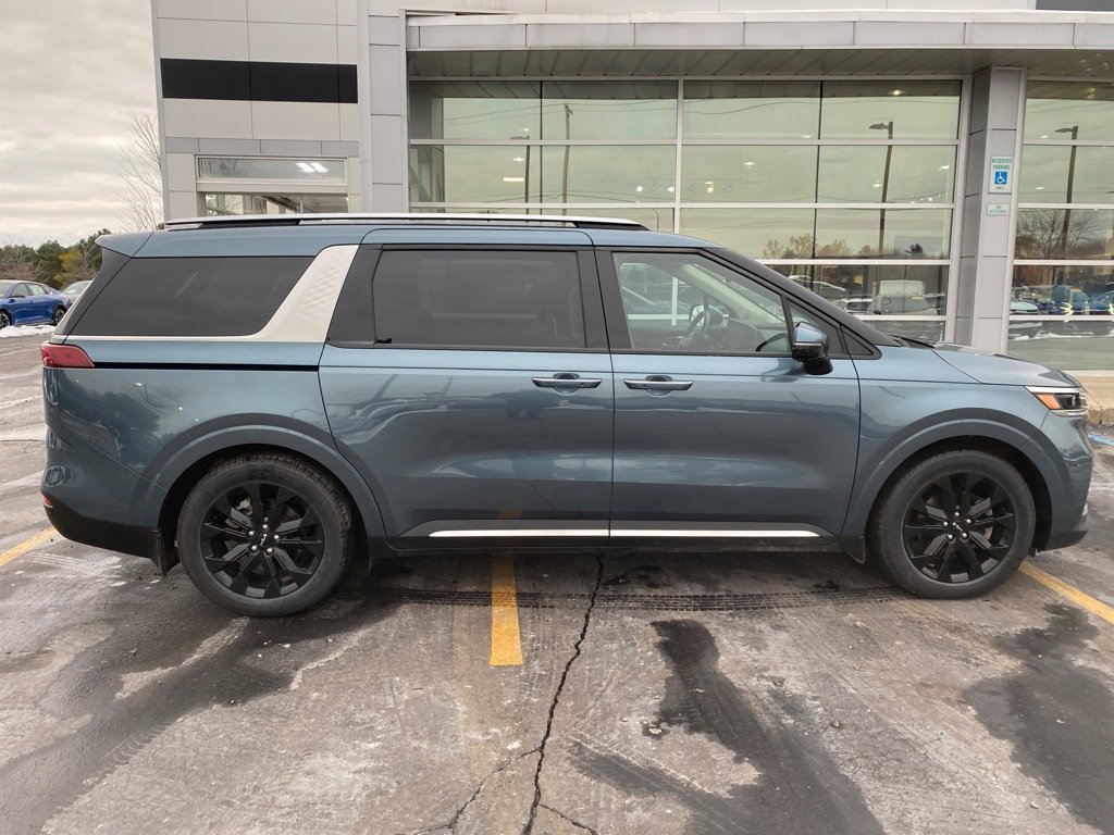 2024 Kia Carnival SX photo 3