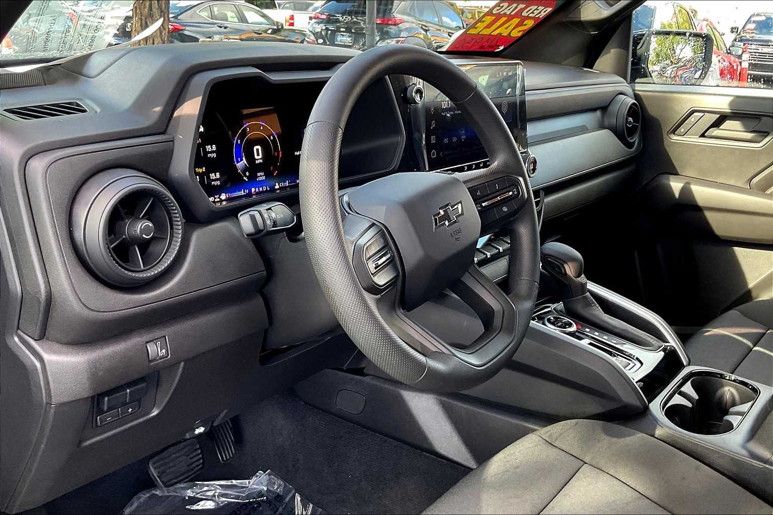 2026 Chevrolet Colorado Trail Boss photo 13