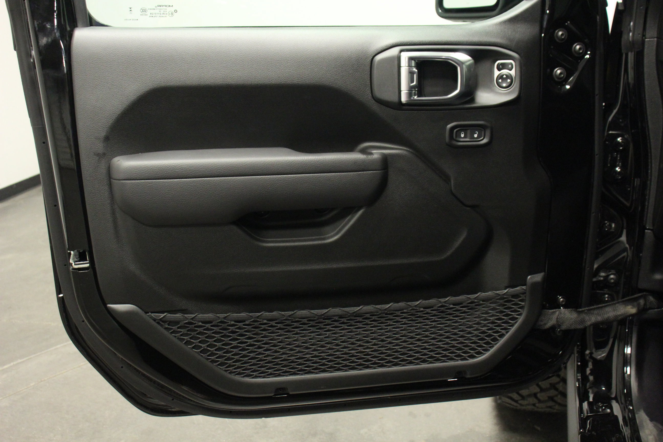 2025 Jeep Wrangler Willys photo 12
