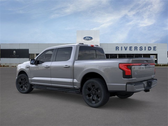 2025 Ford F-150 Lightning Platinum photo 4