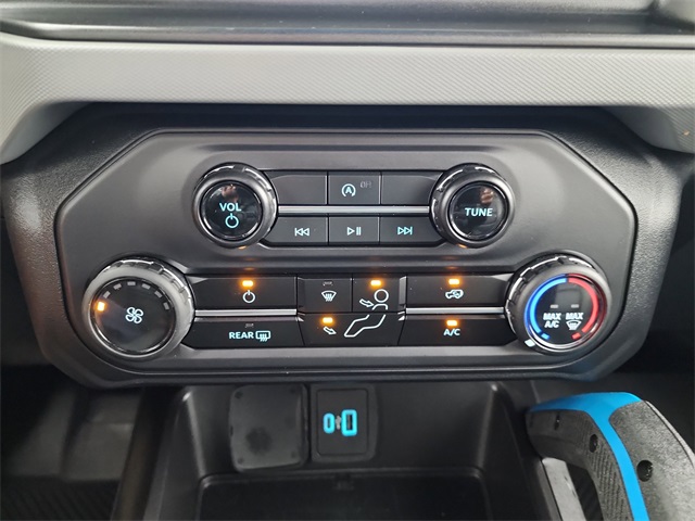 2023 Ford Bronco Black Diamond photo 17