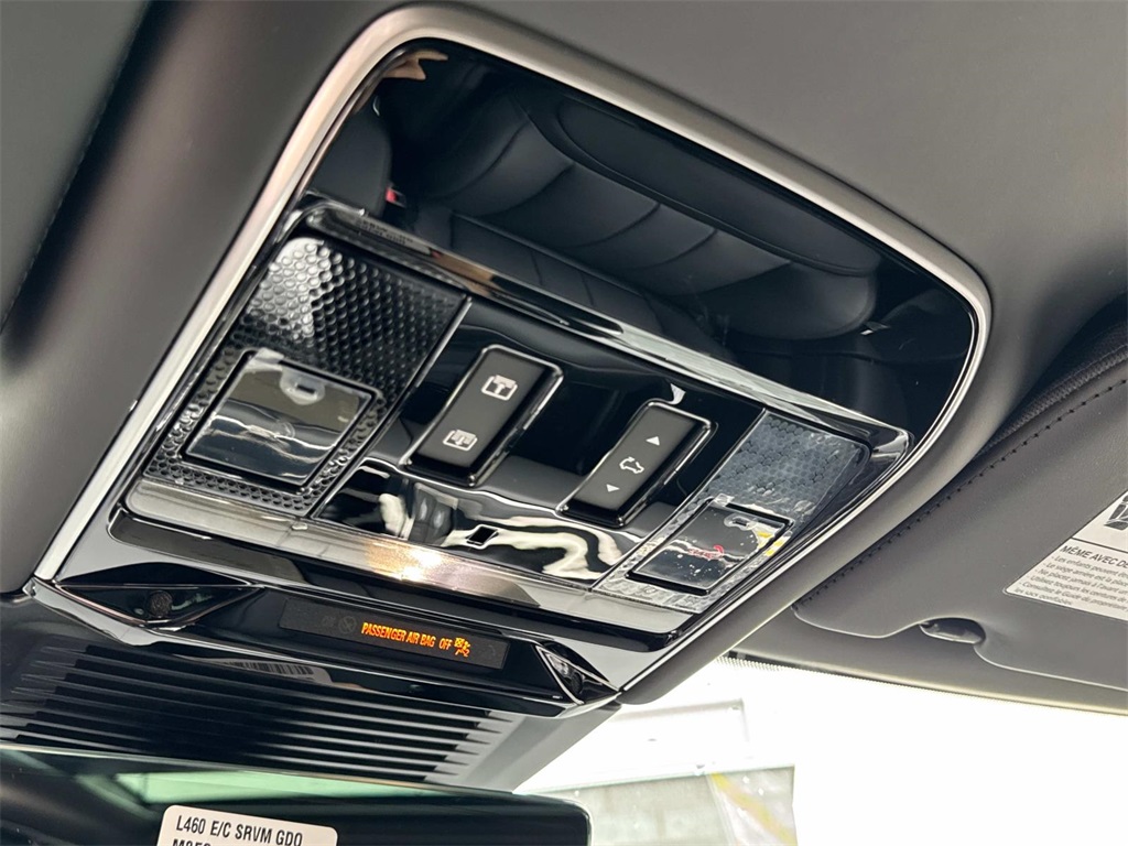 2025 Land Rover Range Rover Autobiography photo 18