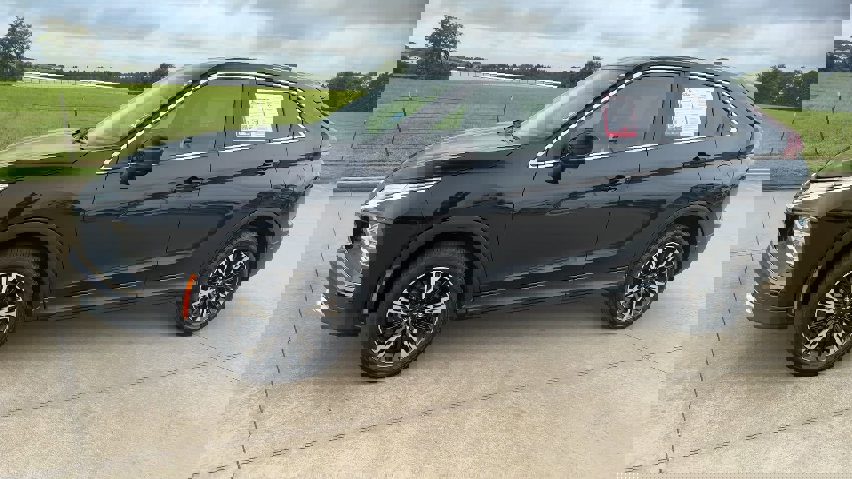 2024 Mitsubishi Eclipse Cross SE photo 4