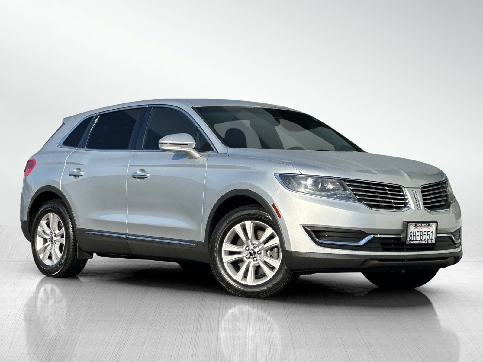 Used 2018 Lincoln MKX Base/Premiere with VIN 2LMPJ6JR4JBL48041 for sale in Long Beach, CA