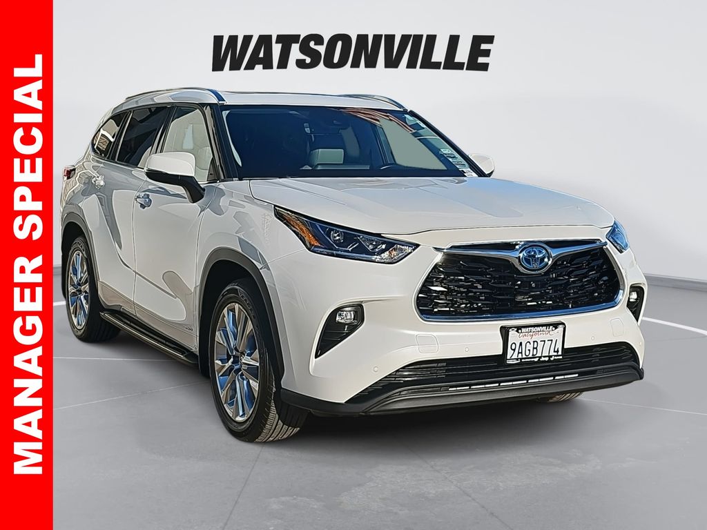 2022 Toyota Highlander Limited's photo