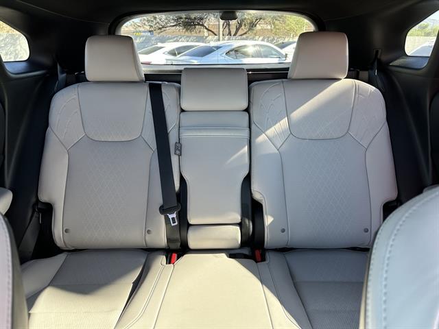 2024 Lexus RX Premium photo 17