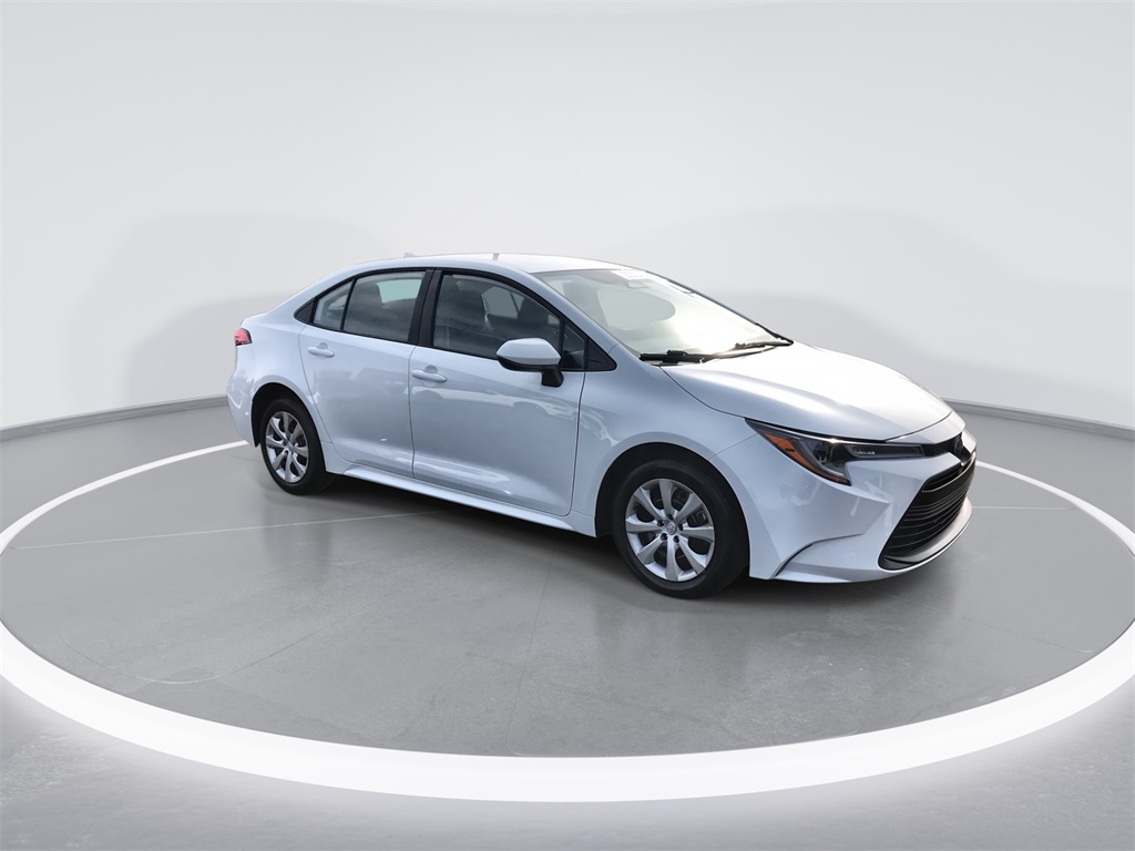 2024 Toyota Corolla LE photo 2